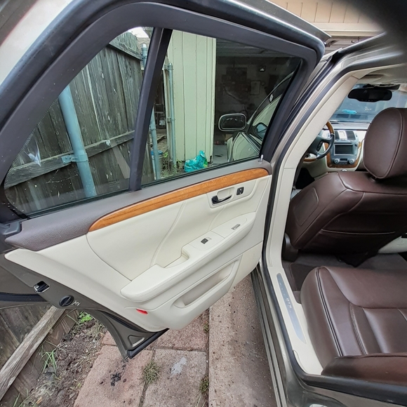 2011 Platinum Dts - Picture 10 of 15